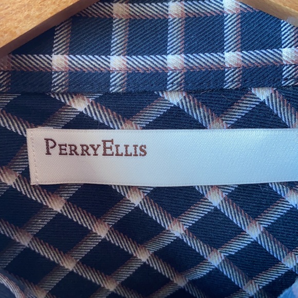Perry Ellis button down - Picture 4 of 6